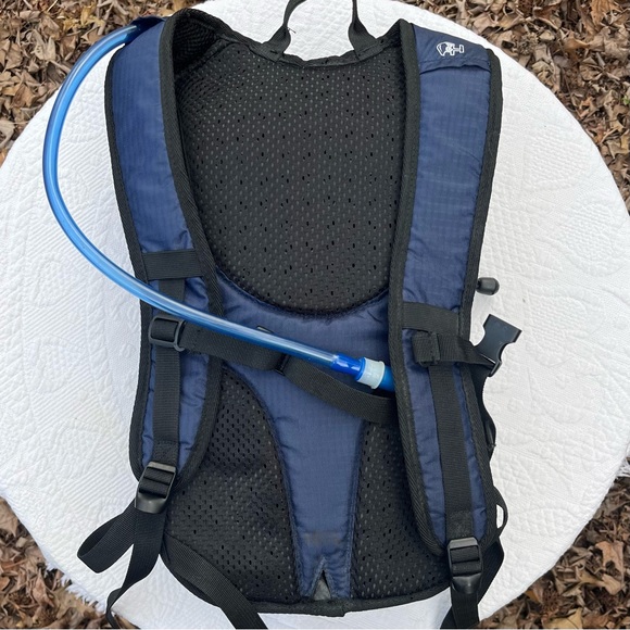 Coleman Brand Hydration Bladder backpack REVEL 8L - Picture 2 of 4
